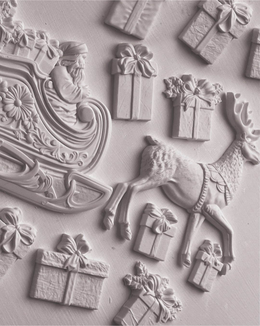 IOD- Santas Sleigh 6x10 Decor Mould