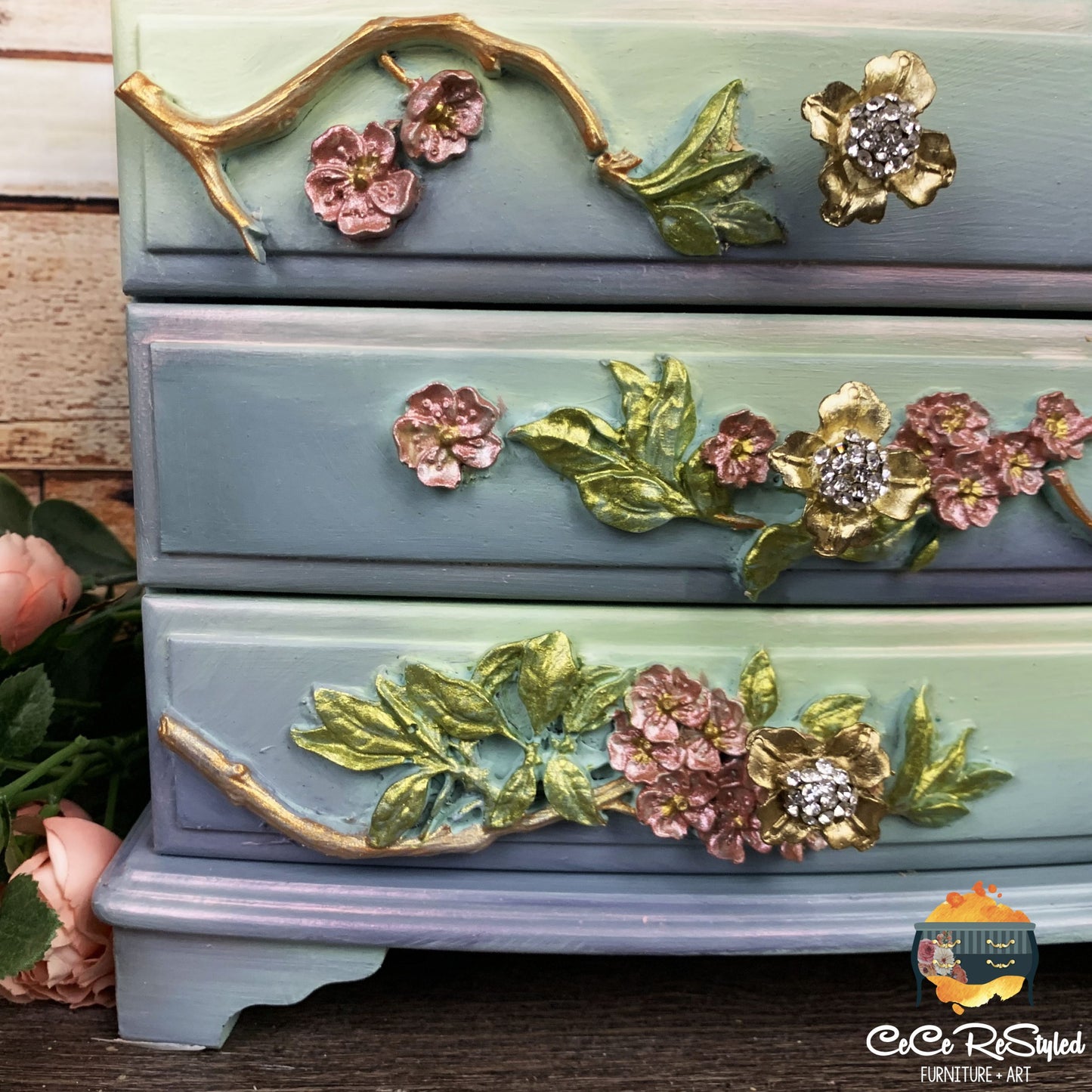 Redesign Decor Moulds® - Aviary