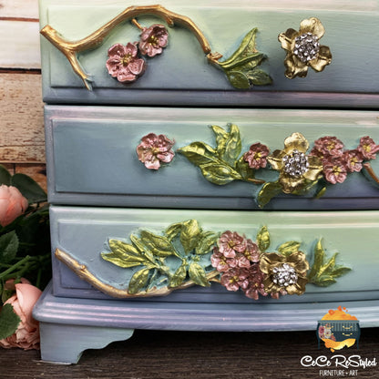 Redesign Decor Moulds® - Aviary