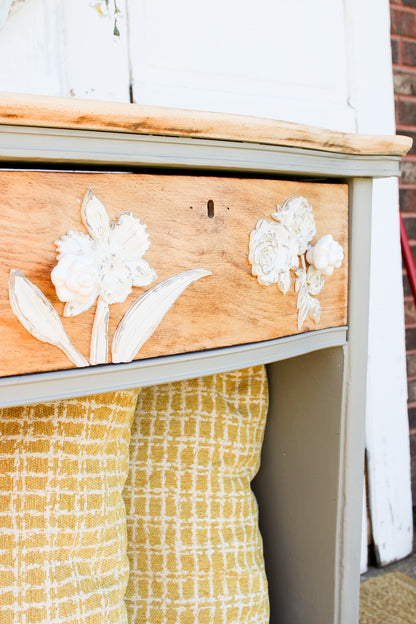 Redesign Decor Moulds® - Wildflower