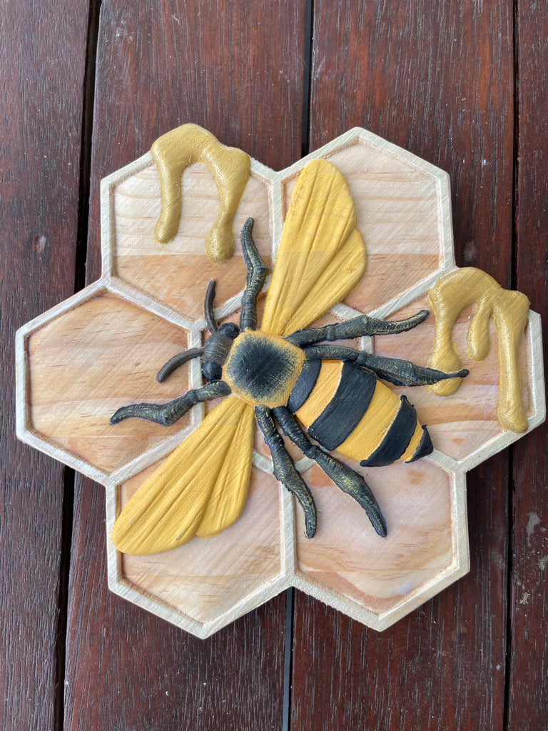 Resin Applique Moulding - Large Worker Bee and Honeycomb