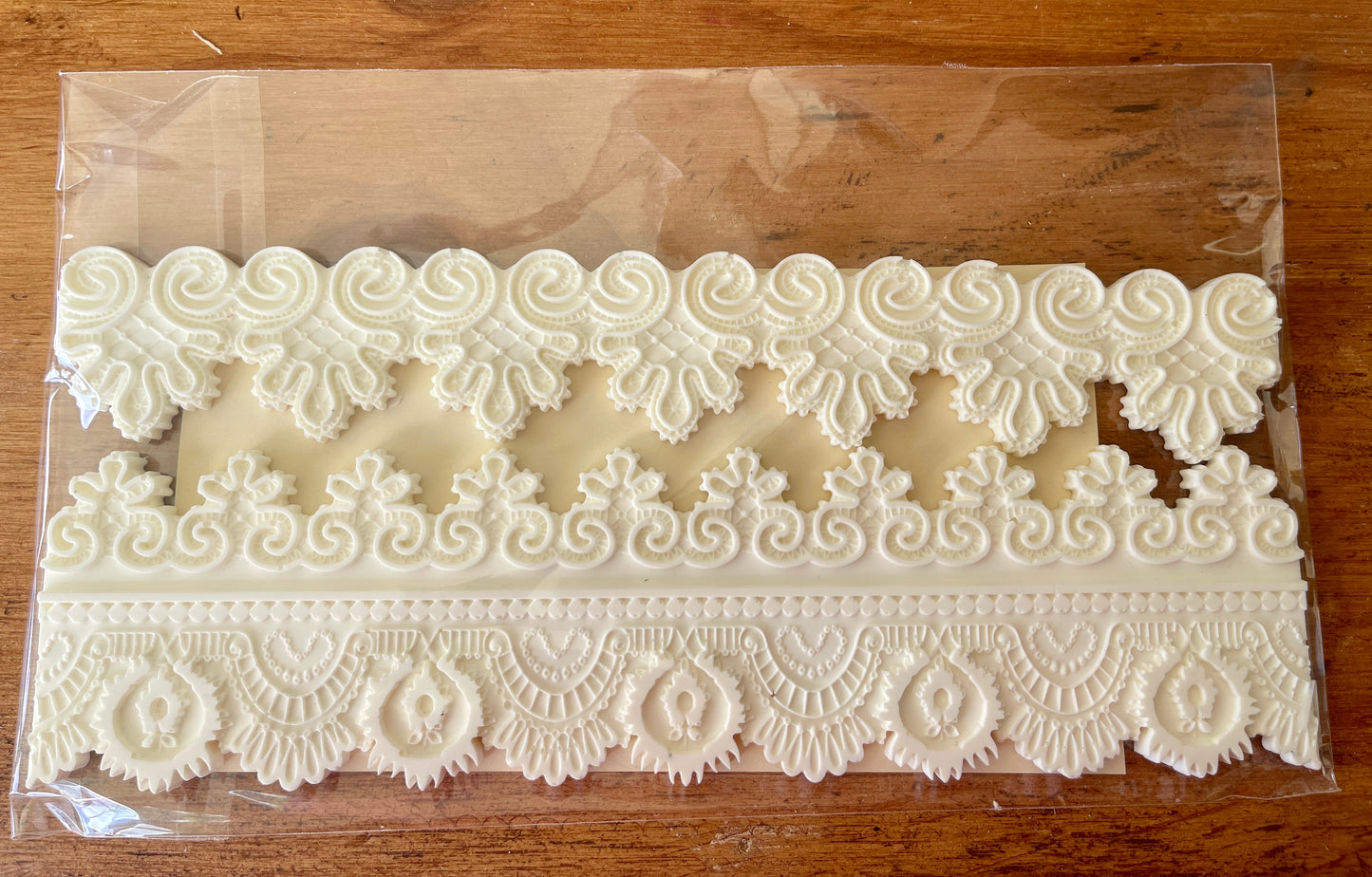 Resin Applique Moulding - Border Lace II